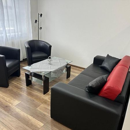 Newly Renovated 2 Rooms Apartment Downtown Nitra Eksteriør bilde