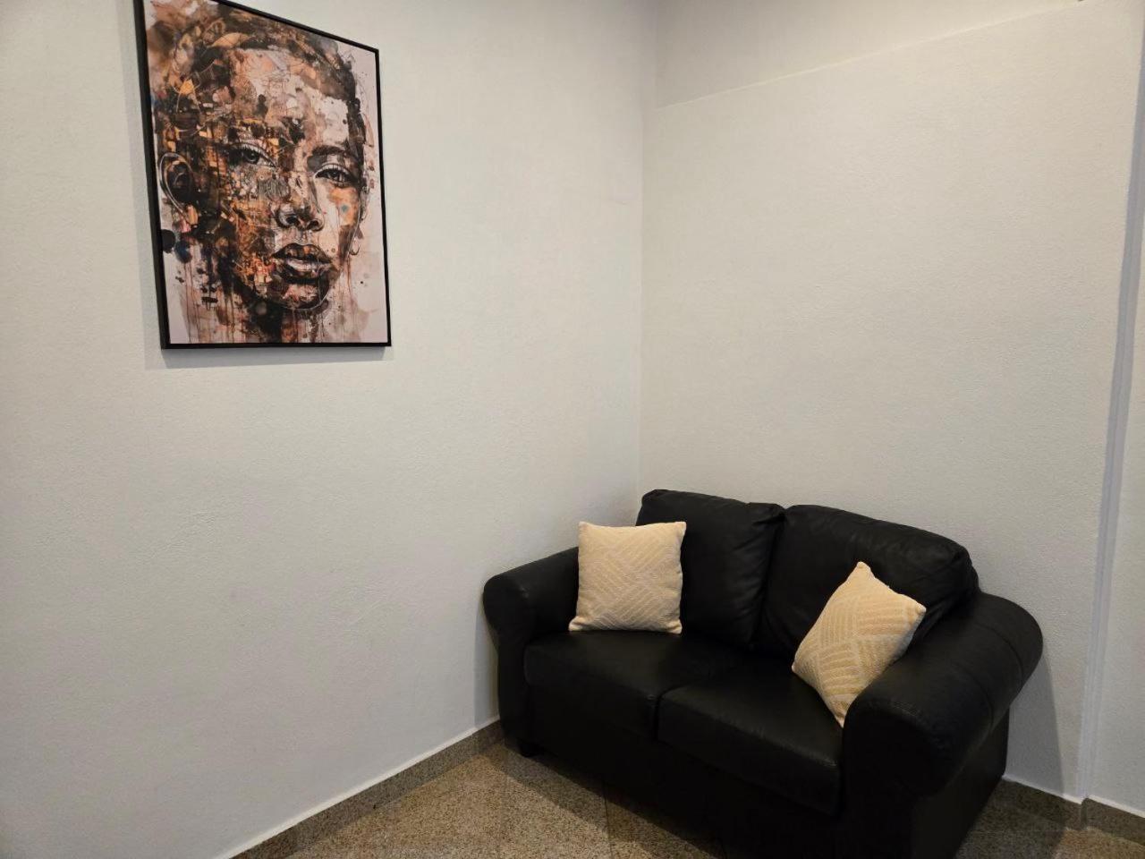 Newly Renovated 2 Rooms Apartment Downtown Nitra Eksteriør bilde