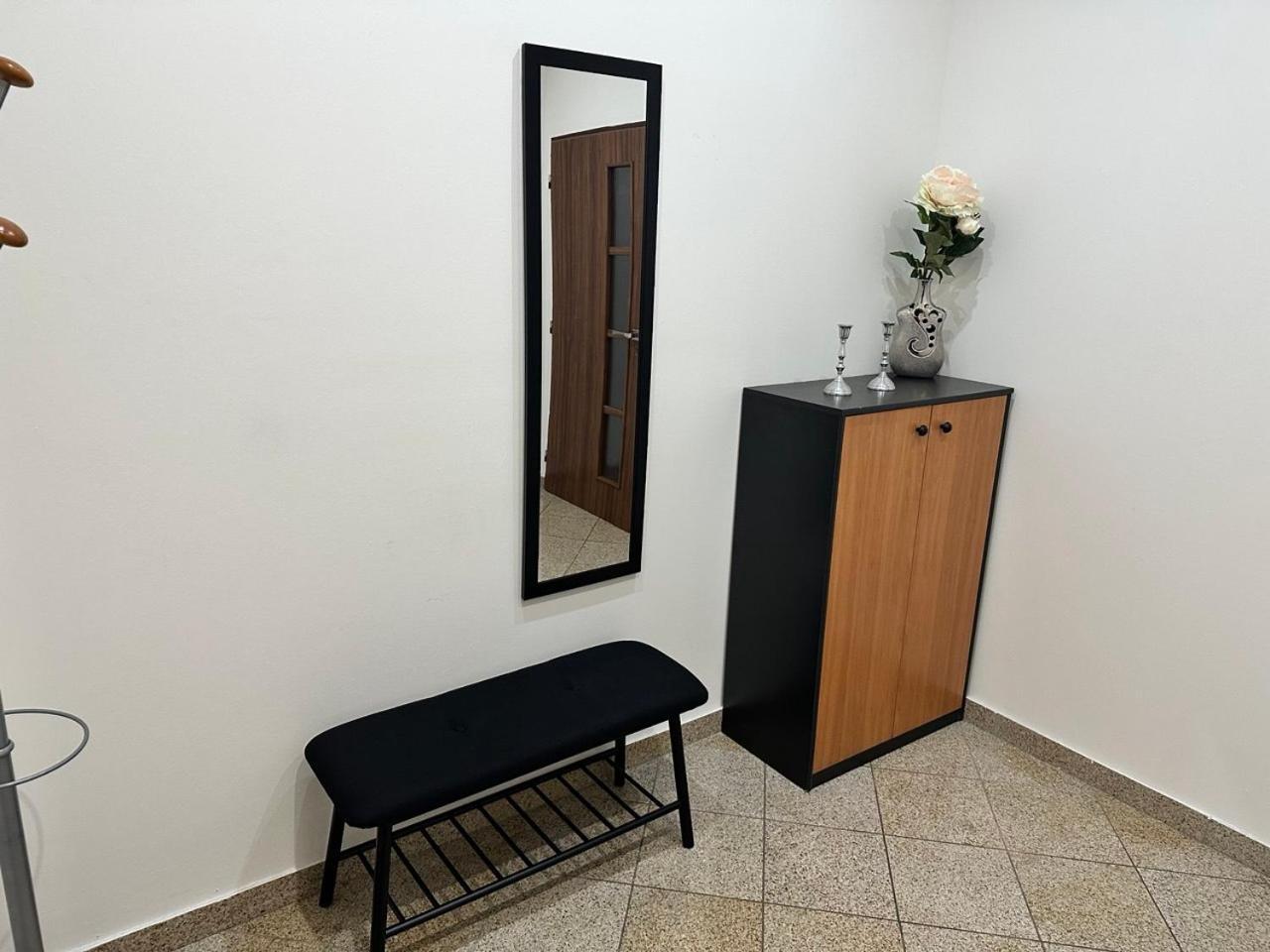 Newly Renovated 2 Rooms Apartment Downtown Nitra Eksteriør bilde